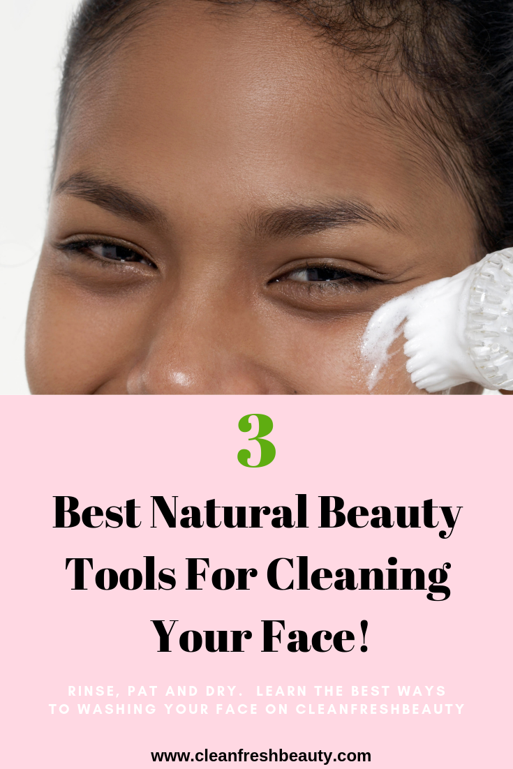 Washing your face properly is critical for an healthy skin and to prevent acne and wrinkles, but your hands can only do so much. In this blog post, I share with you natural skin care tools you can use to wash your face. Click to read more. #greenbeauty #naturalskicare #organicbeauty